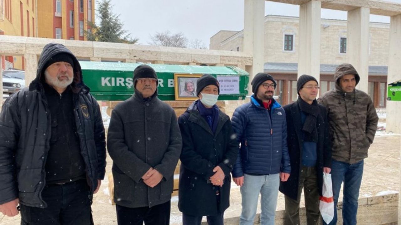 Stüdyo Aile’nin anneleri  Ayşe Çoban toprağa verildi