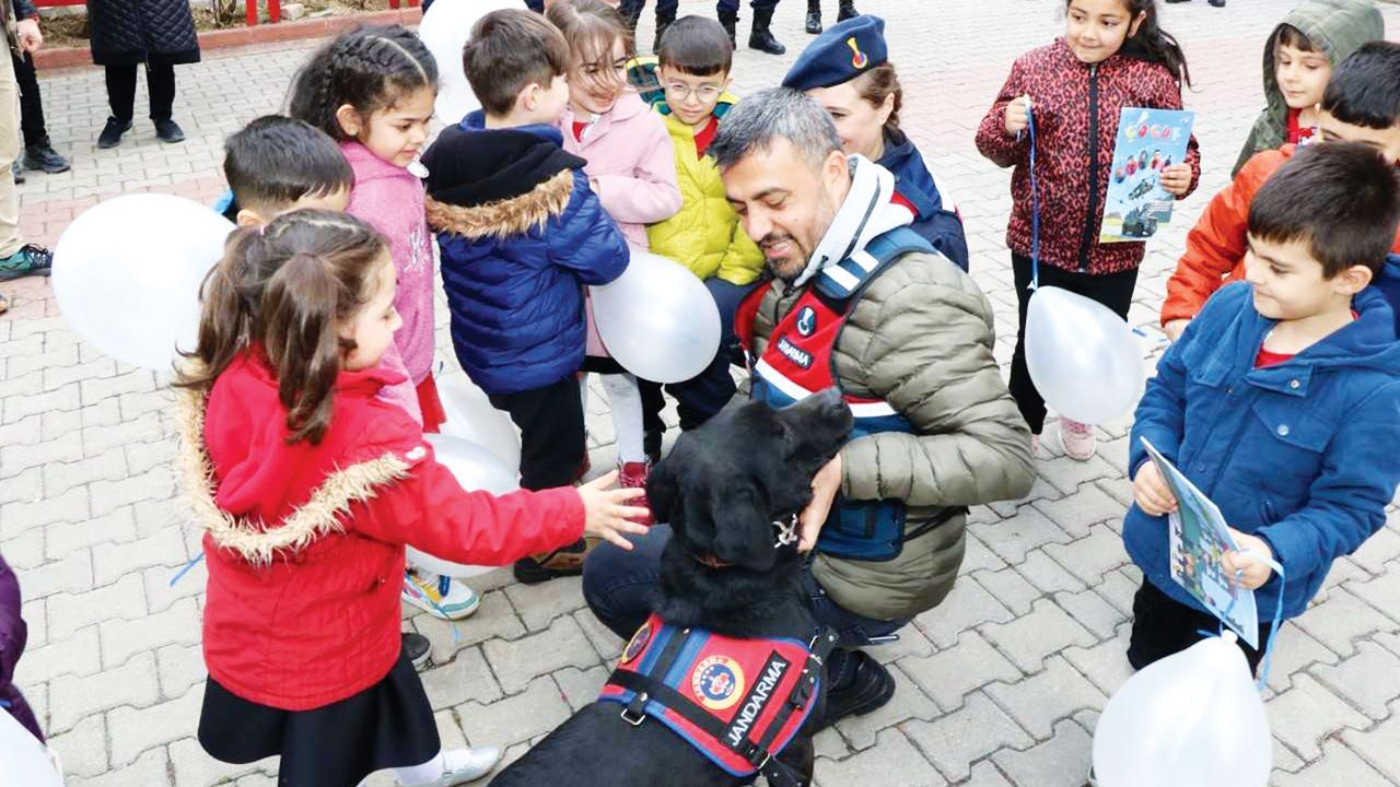 Kırşehir'de anaokulu öğrencilerine jandarma mesleği tanıtıldı