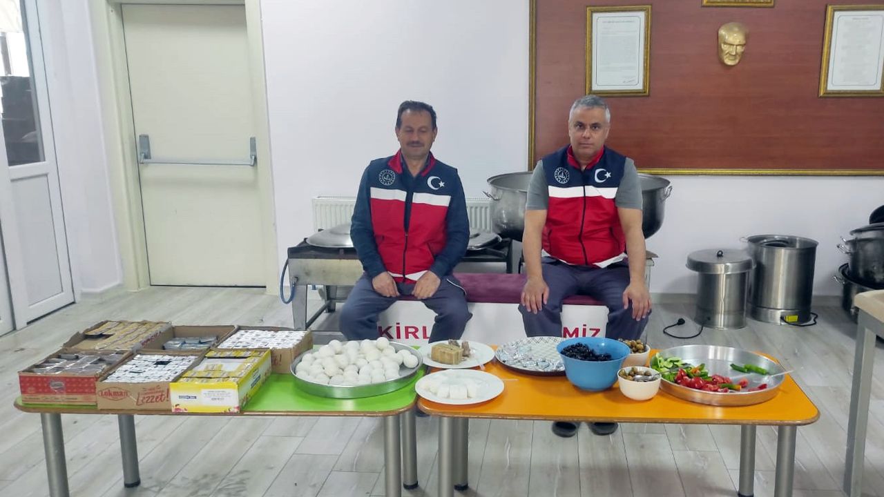 Milli Eğitim’in mutfak  ekibi Hatay’da yemek  ikramına devam ediyor