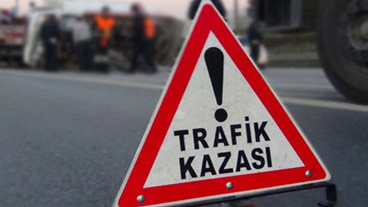 Kırşehir'de devrilen hafif ticari araçtaki 5 kişi yaralandı