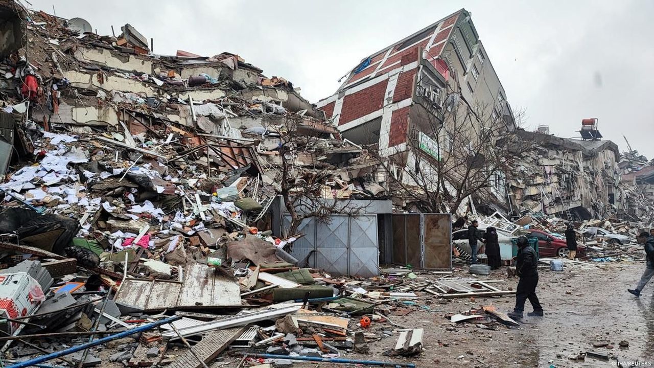Depremlerde hayatını  kaybedenlerin sayısı  50 bin 399'a yükseldi