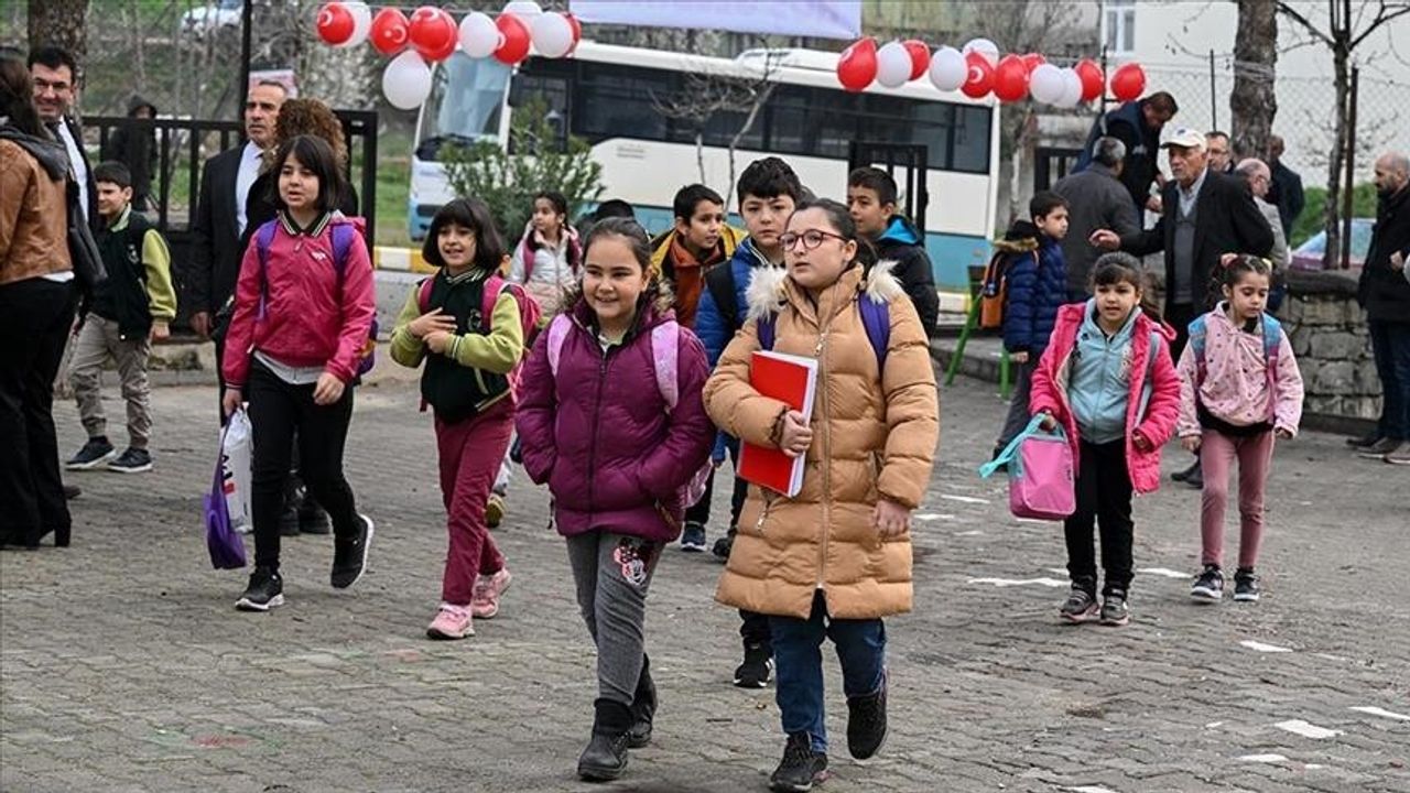 Depremden sonra nakil  Olan öğrencilerden 22 bin  145'i şehrine döndü