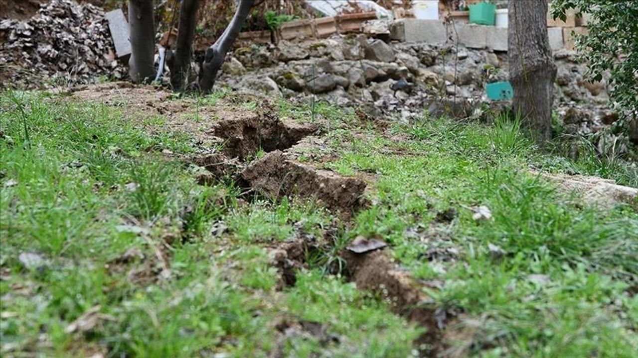 Kahramanmaraş merkezli  depremlerin ardından  2 bin 826 heyelan oldu