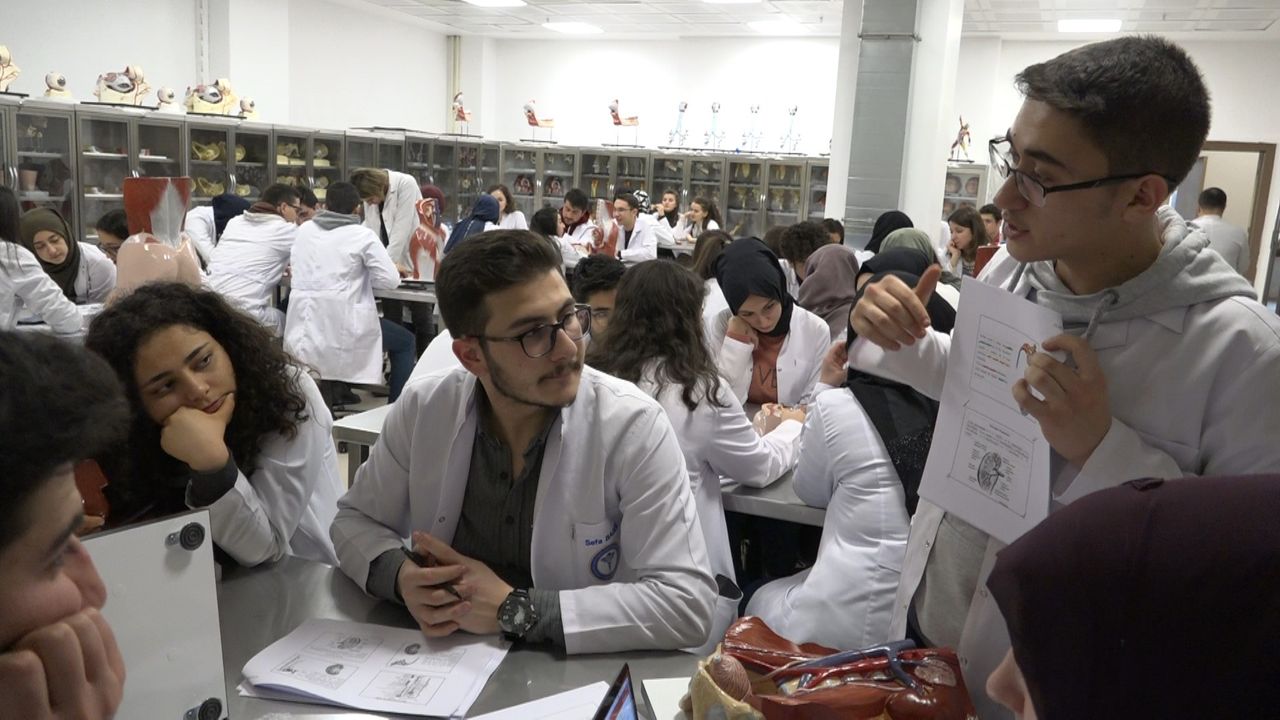 Tıp Fakültesi Öğrencileri 2020’de Yeni Binalarında Eğitim-Öğretime Başladı