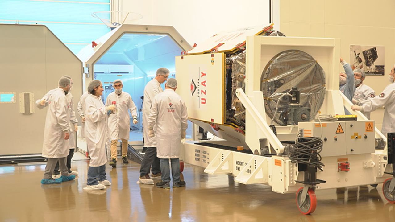 Yerli ve milli imkanlarla üretilen ilk gözlem uydusu İMECE, 11 Nisan'da fırlatılacak   