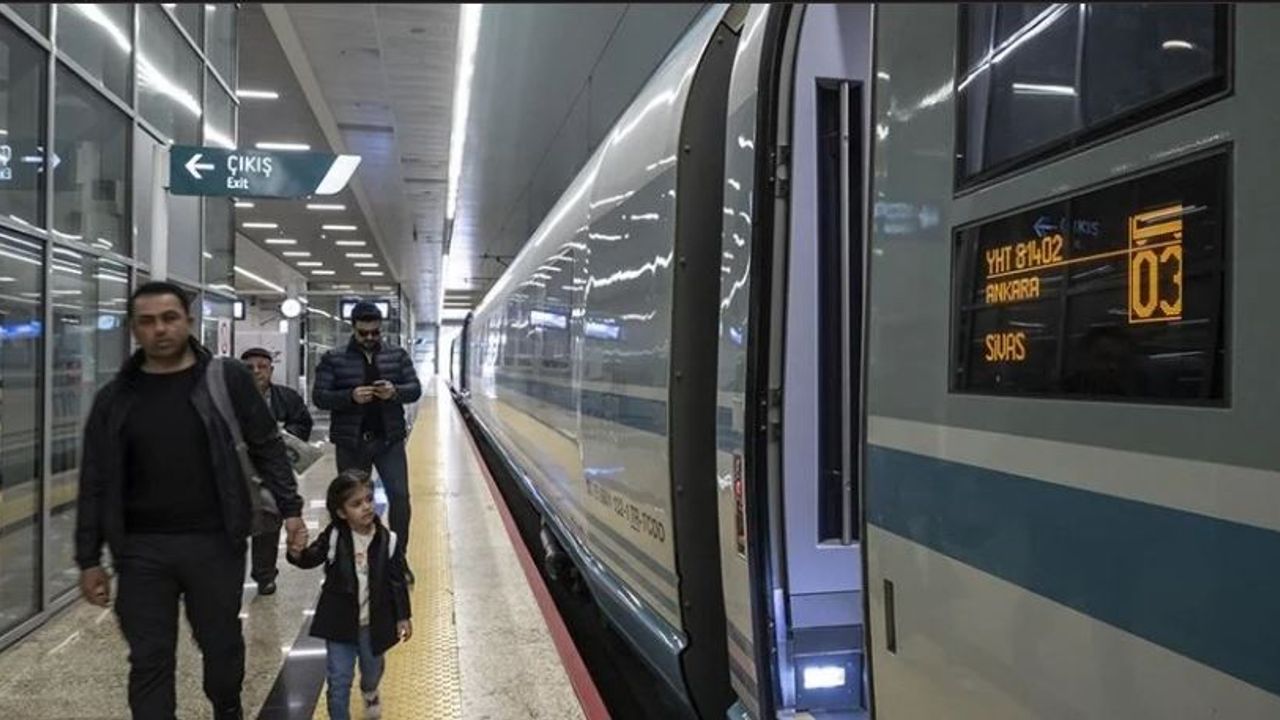 Ankara-Sivas Hızlı Treni  ile 20 günde 70 bin  yolcu seyahat etti