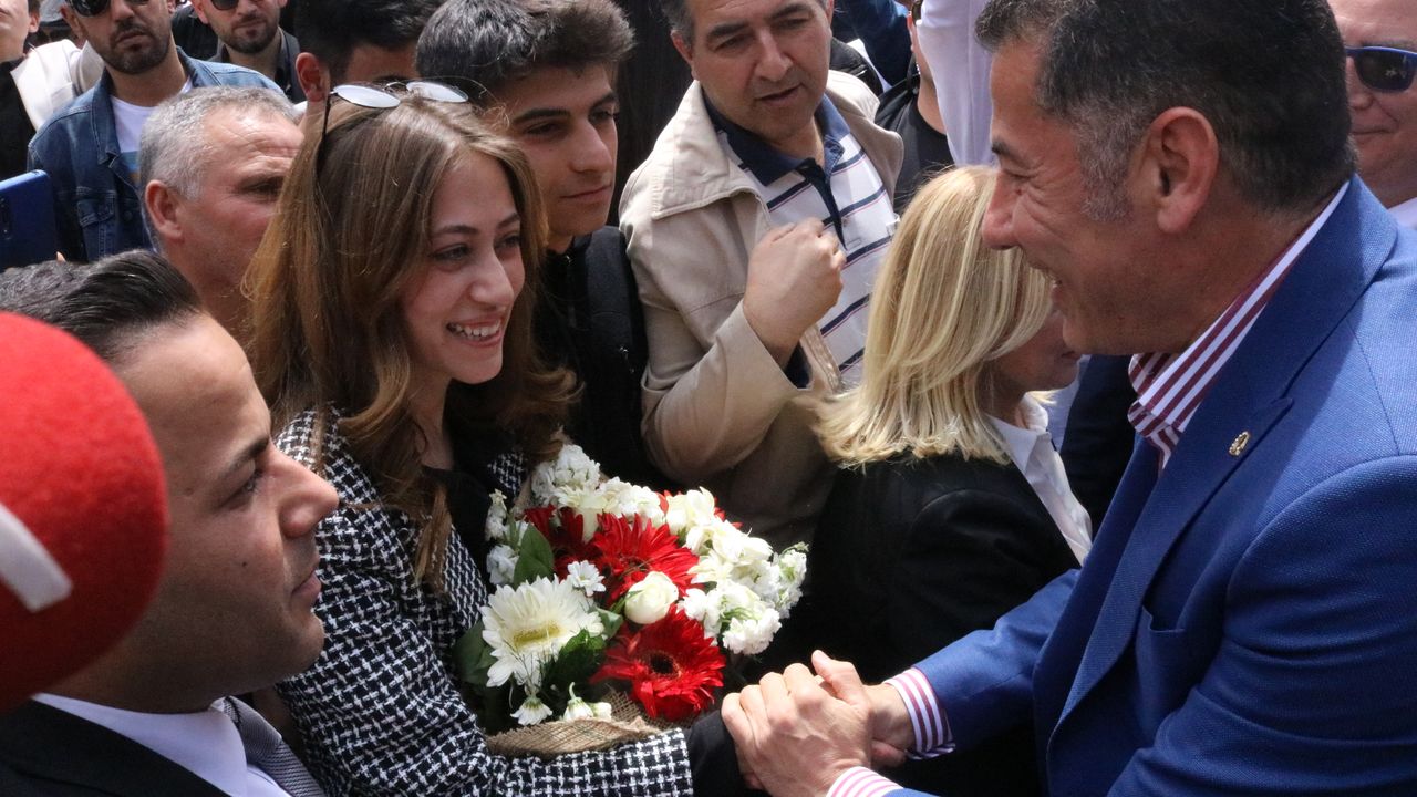 Cumhurbaşkanı adayı Sinan Oğan, Nevşehir'de vatandaşlarla buluştu