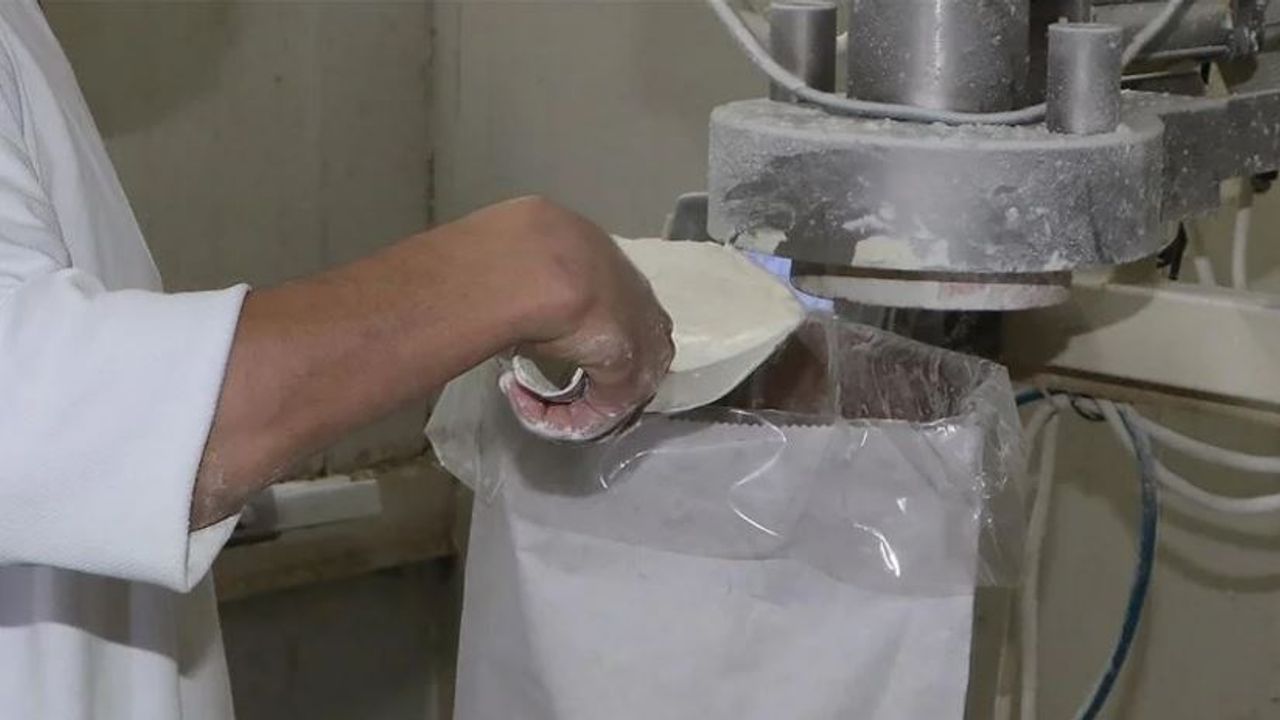 Üreticiler, Et ve Süt Kurumunun süt  tozu yapımına başlamasını bekliyor