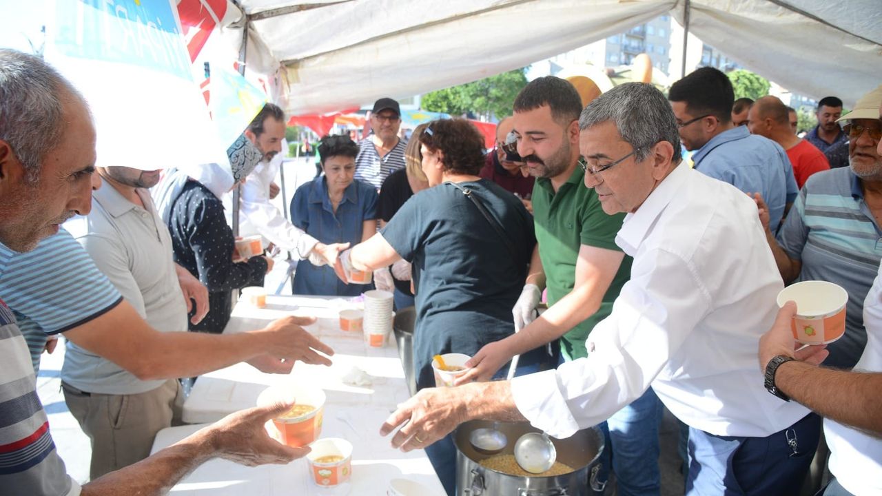 İYİ Parti Kırşehir Teşkilatı’nın aşure etkinliğine yoğun katılım