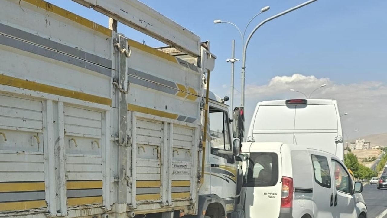 Kırşehir'de zincirleme trafik kazası