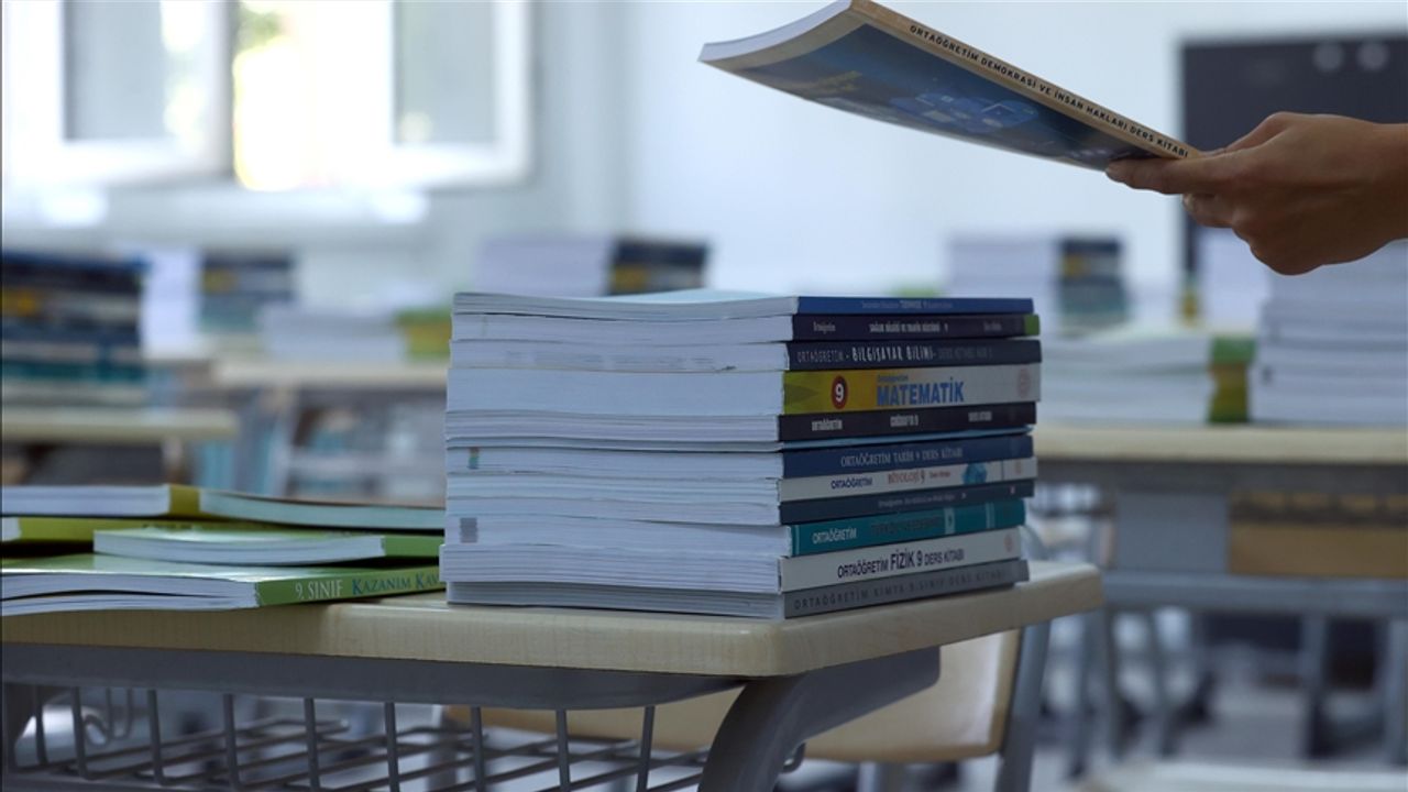 MEB, bazı özel okulların ücretsiz ders  kitaplarını öğrencilere ulaştırmadığı  iddiasıyla ilgili inceleme başlattı…