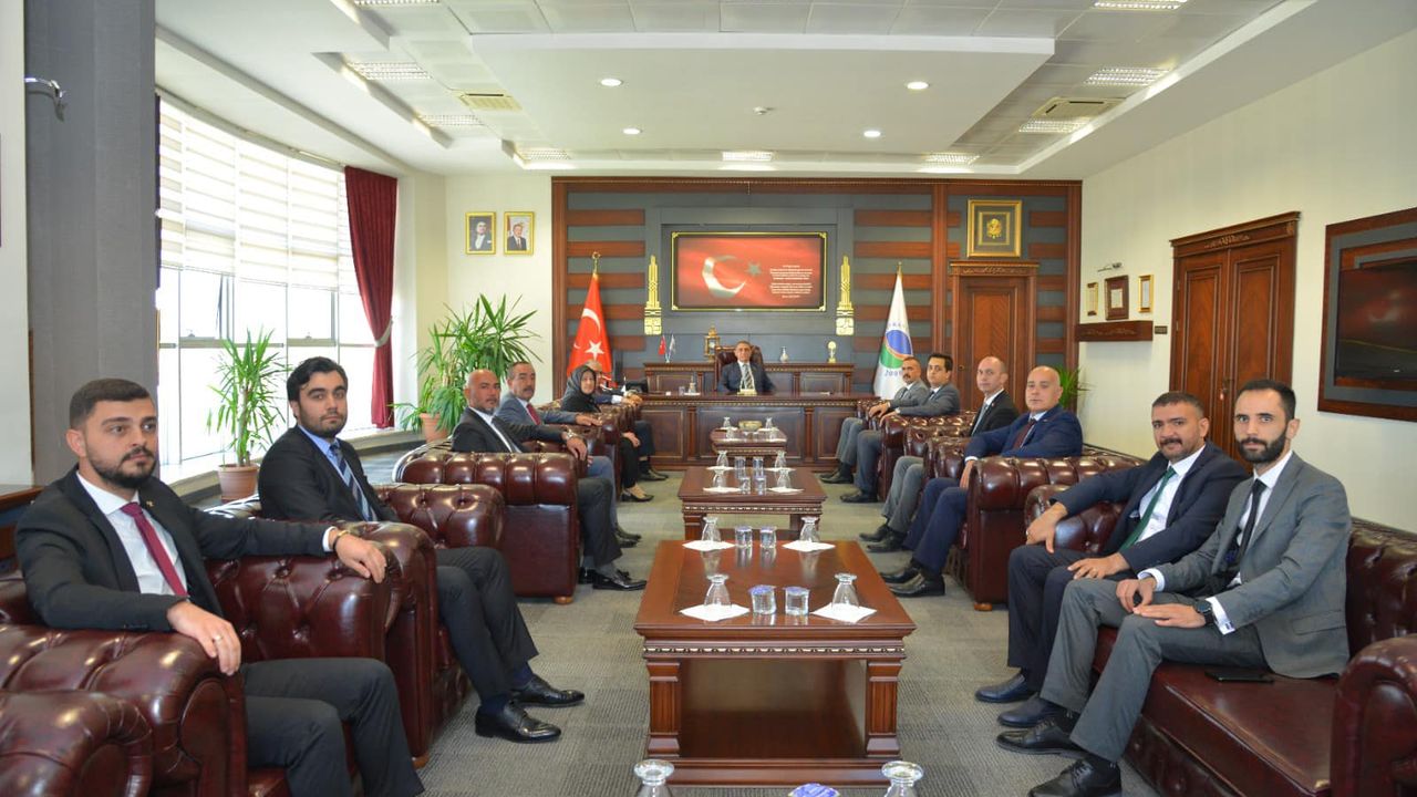 MHP Kırşehir Teşkilatı’ndan  Rektör Karahocagil’e ziyaret