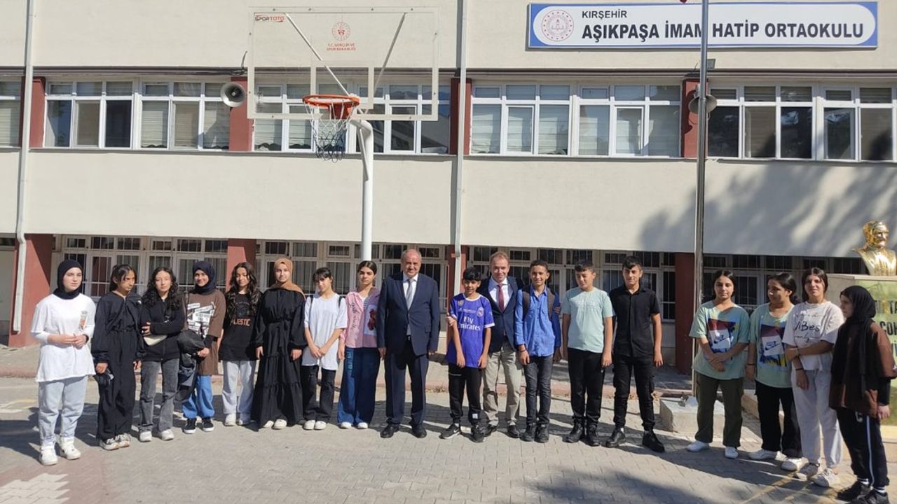 Milli Eğitim Müdürü Gülşen,  okul ziyaretlerine devam ediyor