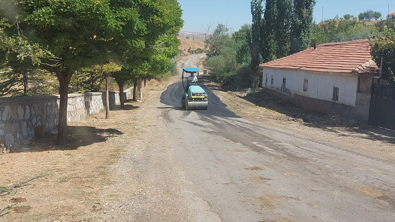 Köy yolları onarılıyor