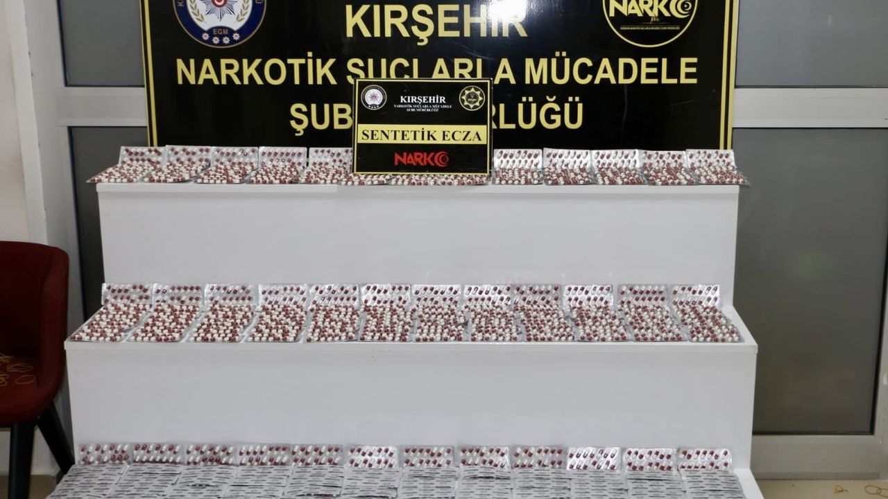 Kırşehir’de uyuşturucu hapla yakalanan 2 şüpheli tutuklandı