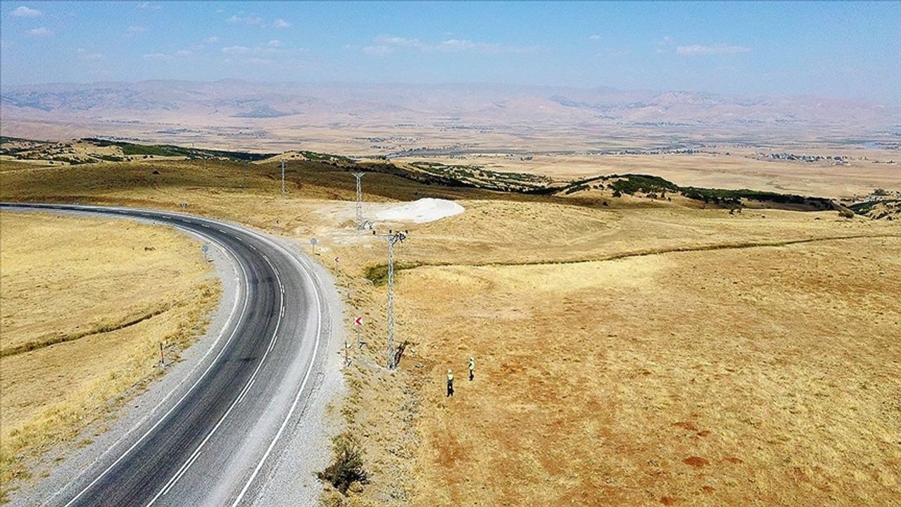 Destekleme projeleriyle 2028'e kadar 7 bin 500 kilometre köy yolu yapılacak