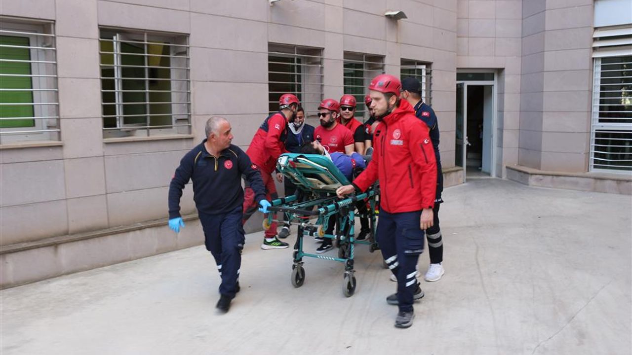 Kırşehir AEÜ Eğitim ve  Araştırma Hastanesinde  deprem tatbikatı gerçekleştirildi