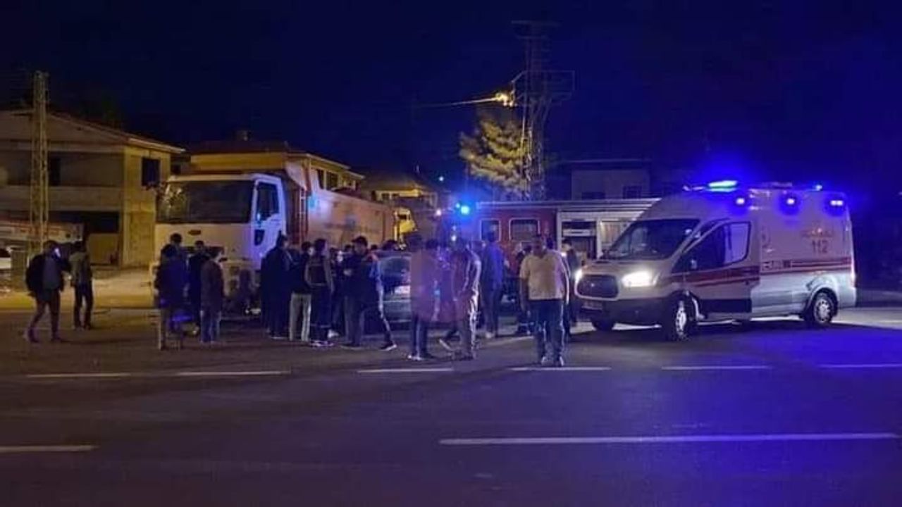 Kırşehir'de korkunç kaza! Şoför ve eşi ağır yaralandı