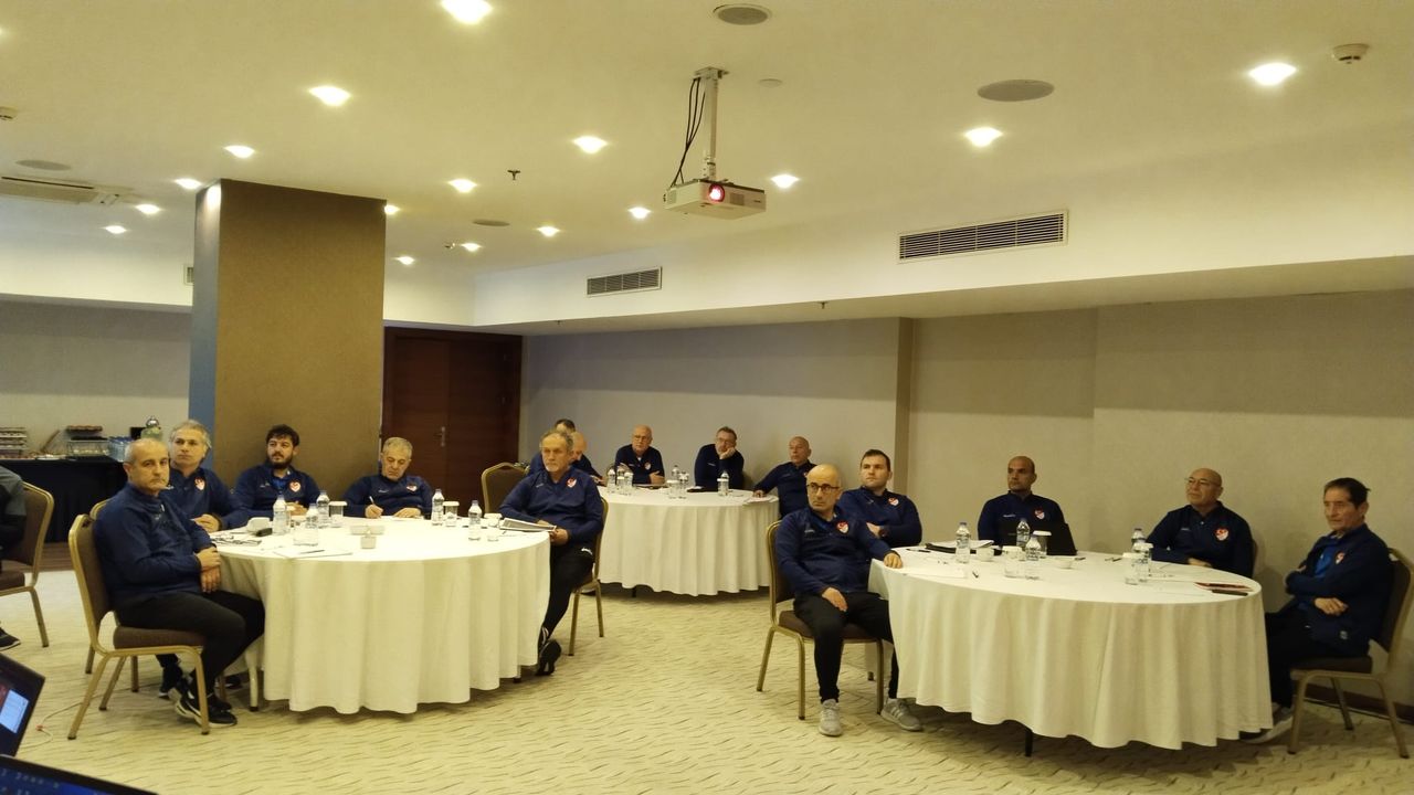 TFF 1. Lig kulüp akademi direktörleri çalıştayı İstanbul'da başladı