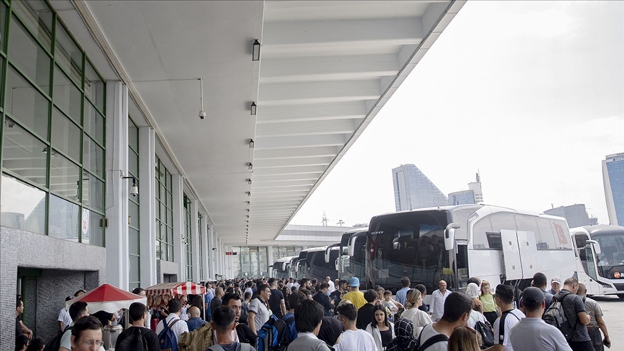 Yarıyıl tatili için otobüs biletleri tükendi, ek seferler düzenlendi