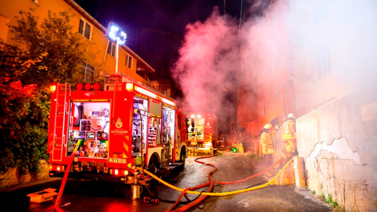 Market deposunda çıkan yangın kontrol altına alındı