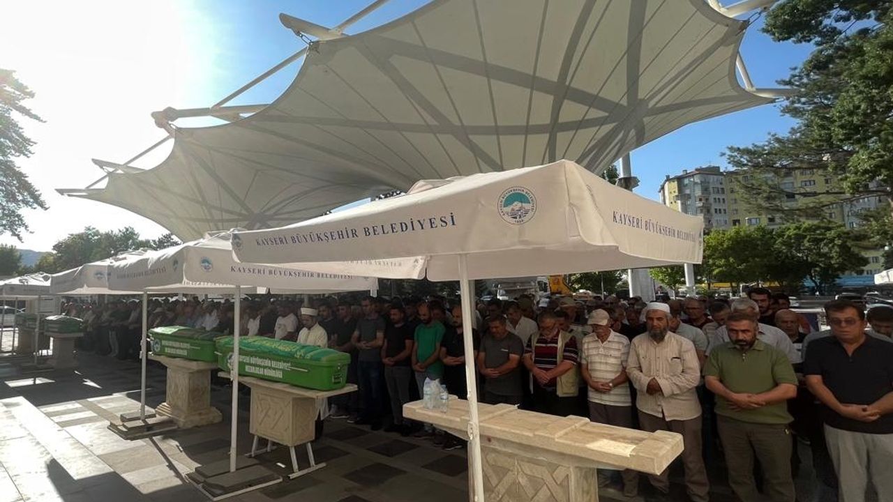 Eşi tarafından tabancayla öldürülen kadın toprağa verildi