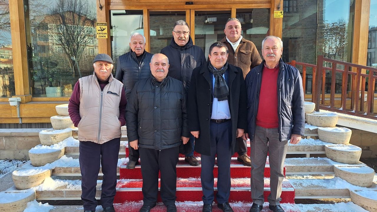 Emeklinin Gözü Kulağı Meclis’te: Metin İlhan’dan Destek Sözü