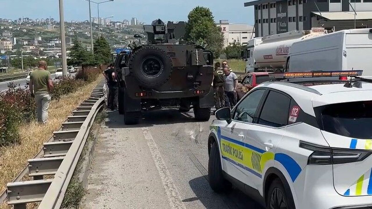 Zırhlı Polis Aracı Kazaya Karıştı: 1 Yaralı