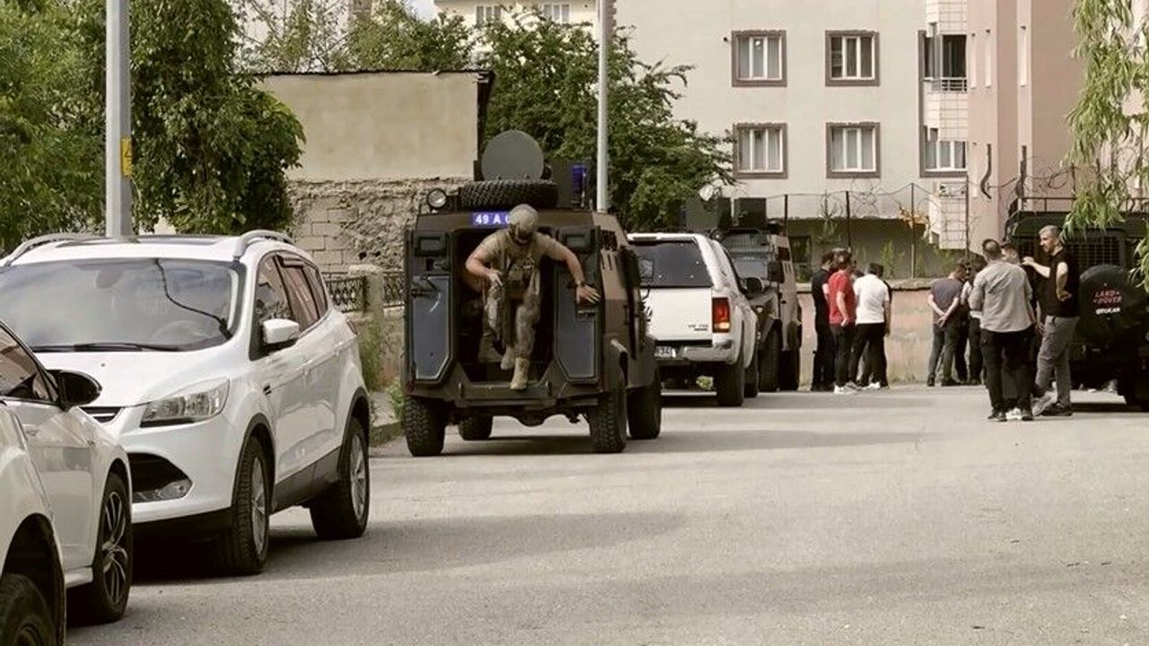 Kardeşini ve Polisi Vurdu… Silahlı Çatışma Saatler