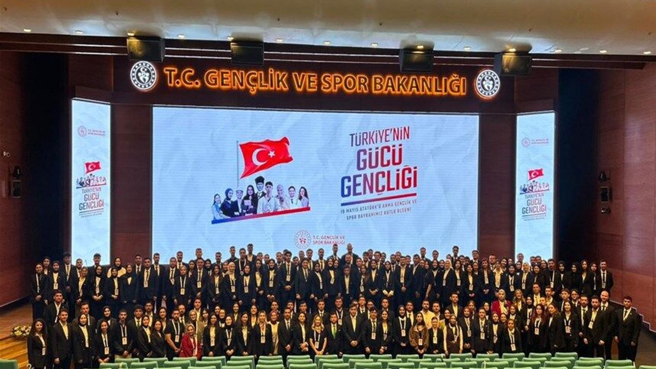 Gençlerin fikirleri Ankara'da masaya yatırıldı