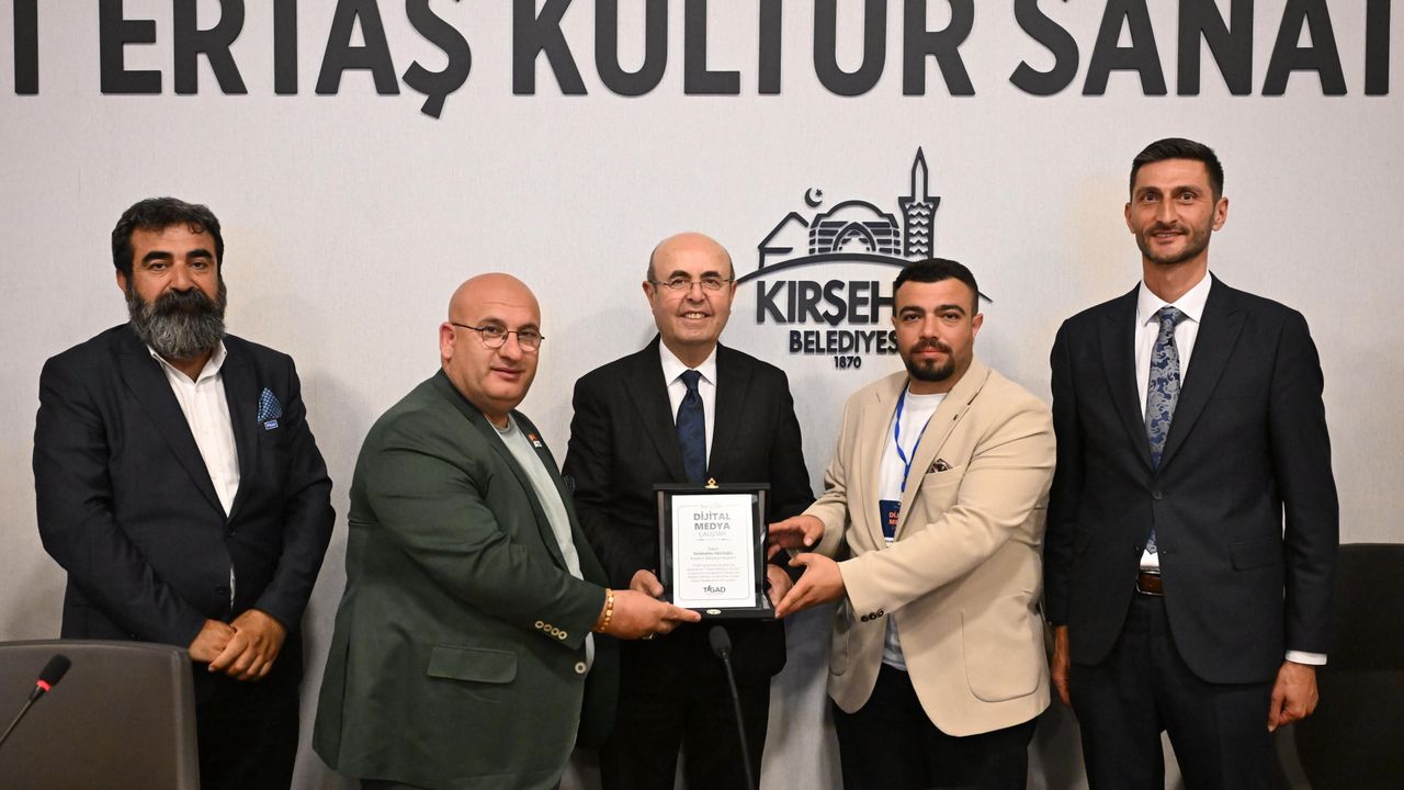 81 ilden gelen 130 gazeteci Kırşehir Belediye Başkanı Ekicio