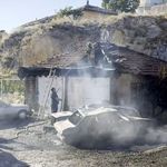 Alevler Büyüdü! 2 Araç ve Gecekonduya Sıçradı