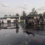 Otobüs ile tanker çarpıştı, 35 kişi hastanelik oldu