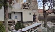 Kırşehir'de şiddetli rüzgar minareyi yıktı