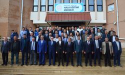 Vali Buhara ilçelerdeki muhtarları dinledi