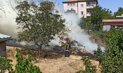 Saman balyalarının bulunduğu alanda çıkan yangın söndürüldü