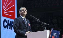 CHP'nin yeni Genel Başkanı Özgür Özel...