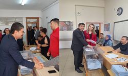 Milletvekilleri Erkan ve İlhan oylarını kullanarak okul ziyaretleri gerçekleştirdi