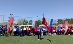 13 ilden 400 sporcu Ahi Evran Gençlik Kampı'nda kıyasıya yarıştı