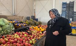 Semt pazarının yanına yaklaşılmıyor!