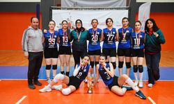 Liseler voleybolun şampiyonu Fen Lisesi