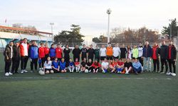 Kadın futbolcu adayları için seçmeler yapıldı