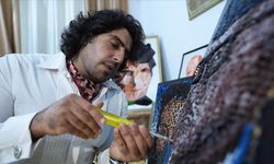 Iraklı ressam "çivi ve piksel sanatıyla" sıra dışı tablolar yapıyor