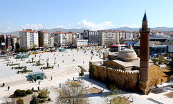Kırşehir'de Şu Ana Kadar Yapılmış En Kalabalık Gösteri Hangisi?  Duyunca Şaşıracaksınız