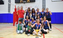 Voleybol B’nin şampiyonu Ahi Evran oldu
