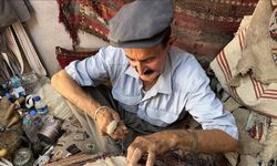 50 yılı aşkın süredir semercilik yapıyor