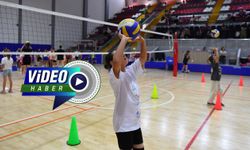 VOLEYBOL KURSU DEVAM EDİYOR