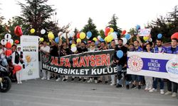 Motosikletlilerden kanser hastası çocuklara moral verdi