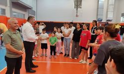 Spor İl Müdürü Çakmakçı'dan halk oyunları ekibine moral ziyareti