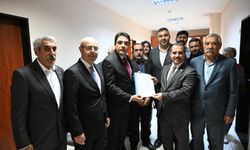 CHP Kırşehir İl Başkanı Baran Genç mazbatasını aldı